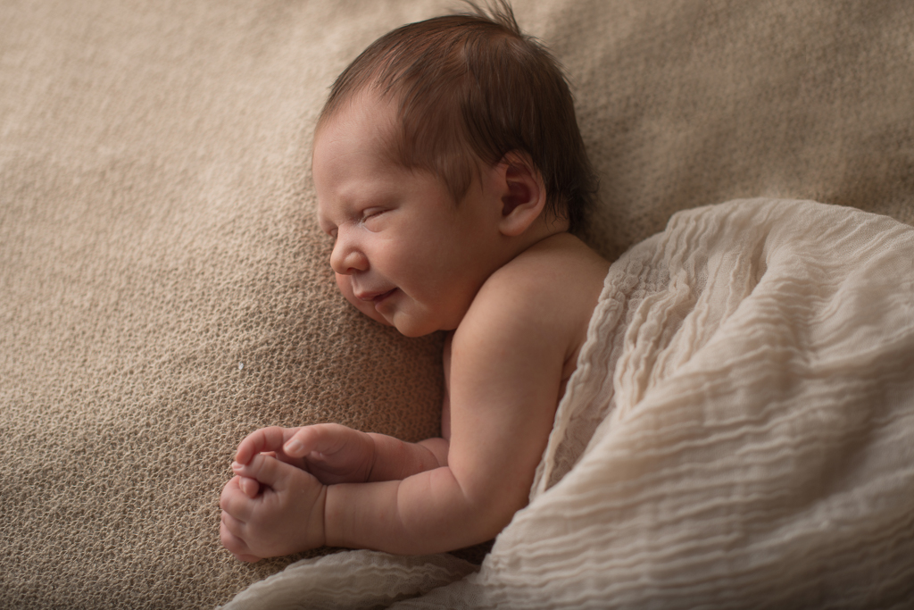 Lachendes Baby Neugeborenenfotografie Eberdingen Ditzingen